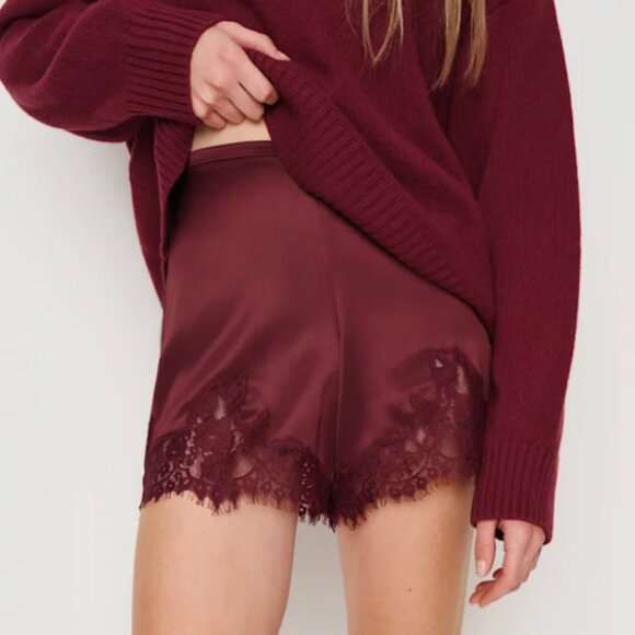 BEST Reformation Fern Satin Short Small Romance Wine Satin Lace Classic - Picture 3 of 7